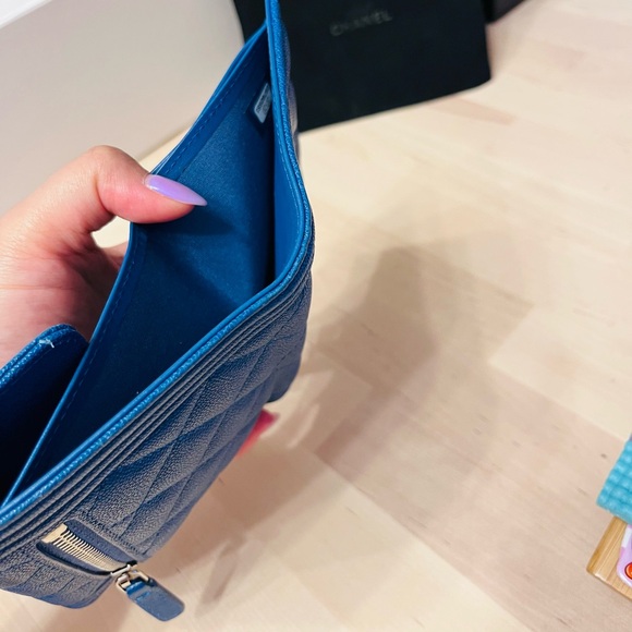 CHANEL Caviar Quilted Small Boy Flap Wallet - Picture 7 of 9